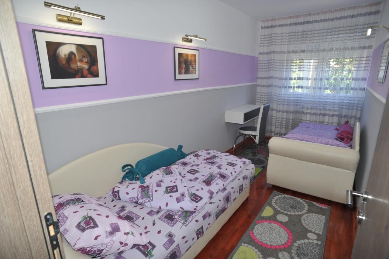 Twins Apartments ชาชาค ภายนอก รูปภาพ