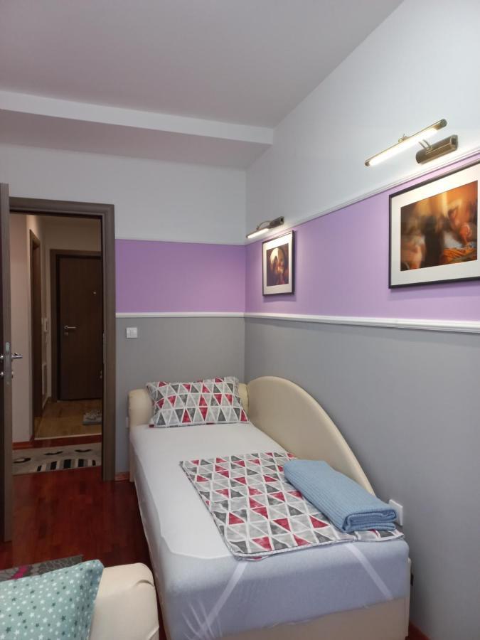 Twins Apartments ชาชาค ภายนอก รูปภาพ
