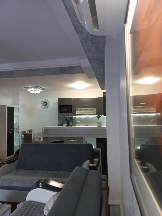 Twins Apartments ชาชาค ภายนอก รูปภาพ
