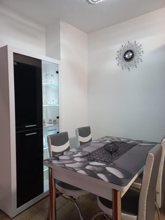 Twins Apartments ชาชาค ภายนอก รูปภาพ