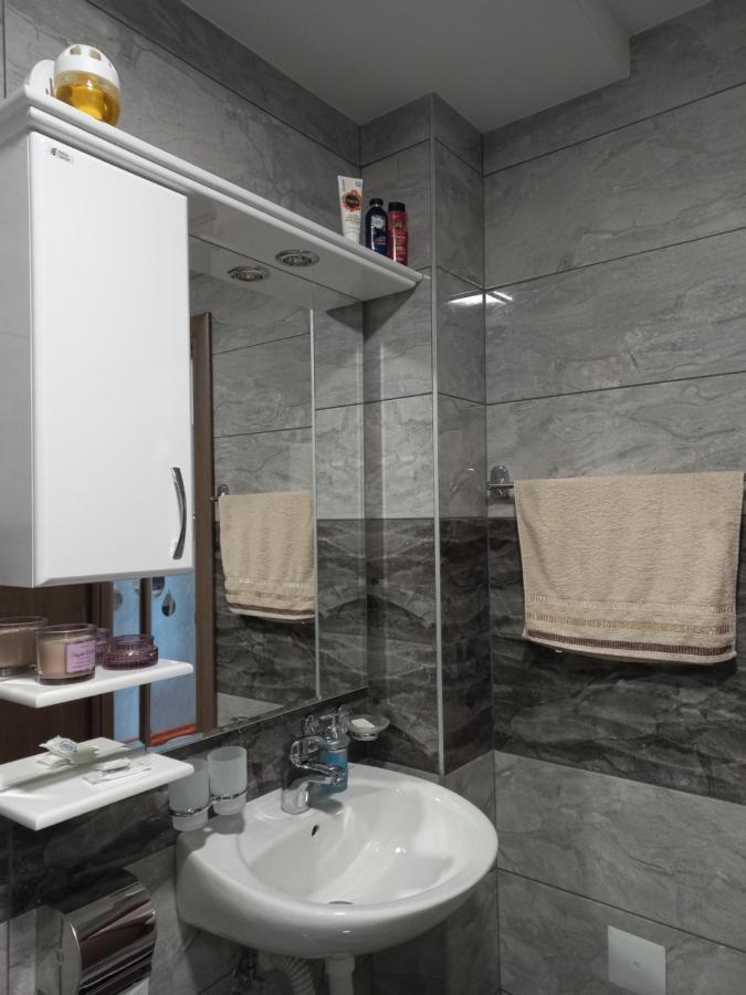 Twins Apartments ชาชาค ภายนอก รูปภาพ