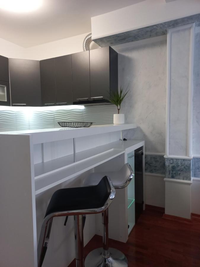 Twins Apartments ชาชาค ภายนอก รูปภาพ